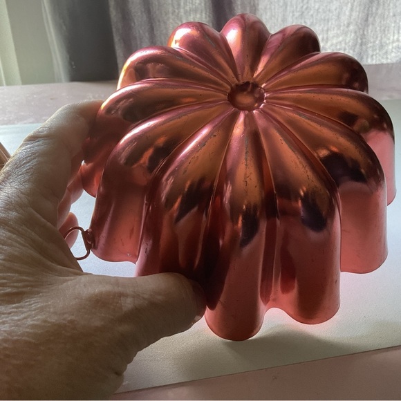 Vintage two copper jello molds- 3 1/2 cups and 2 cups- very decorative - used - Picture 2 of 11